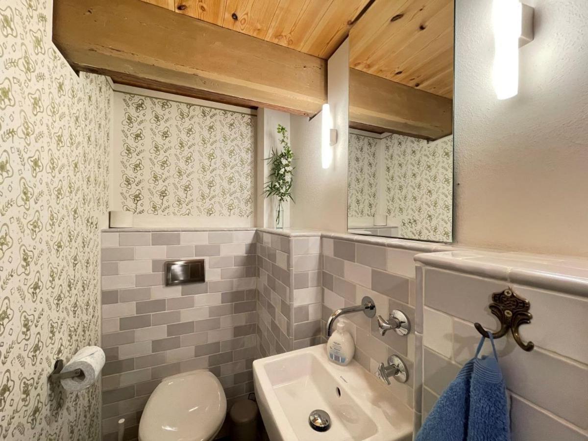 Mooi Stuv , Maisonettenwohnung , Gulfhof , Kachelofen Norden Extérieur photo